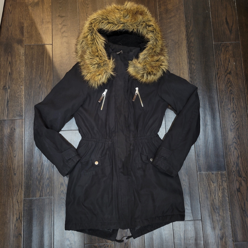 CoffeeShop Black Jacket with Faux Fur Hood - Picture 2 of 9